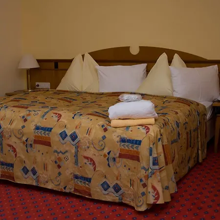 Hotel Thermal Elisabethpark 4*