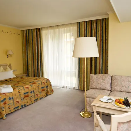 Hotel Thermal Elisabethpark 4*